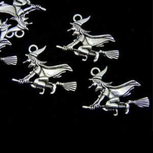 5 Pcs Tibetan Silver Flying Witch on a Broomstick Charm Halloween Wicca E21